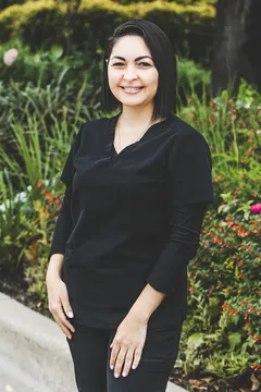 Neli, Dental Assistant